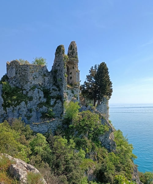 castello vecchio di duino foto