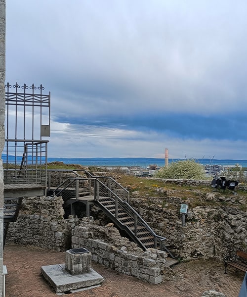 rocca di monfalcone vista sul mare
